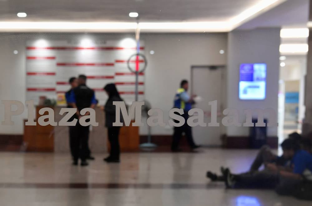 Teoh, who served as political secretary to then-Seri Kembangan assemblyman Ean Yong Hian Wah, was found dead on July 16, 2009, at Plaza Masalam, after giving a statement at the MACC office on the 14th floor of the building. Bernama FILE PIX