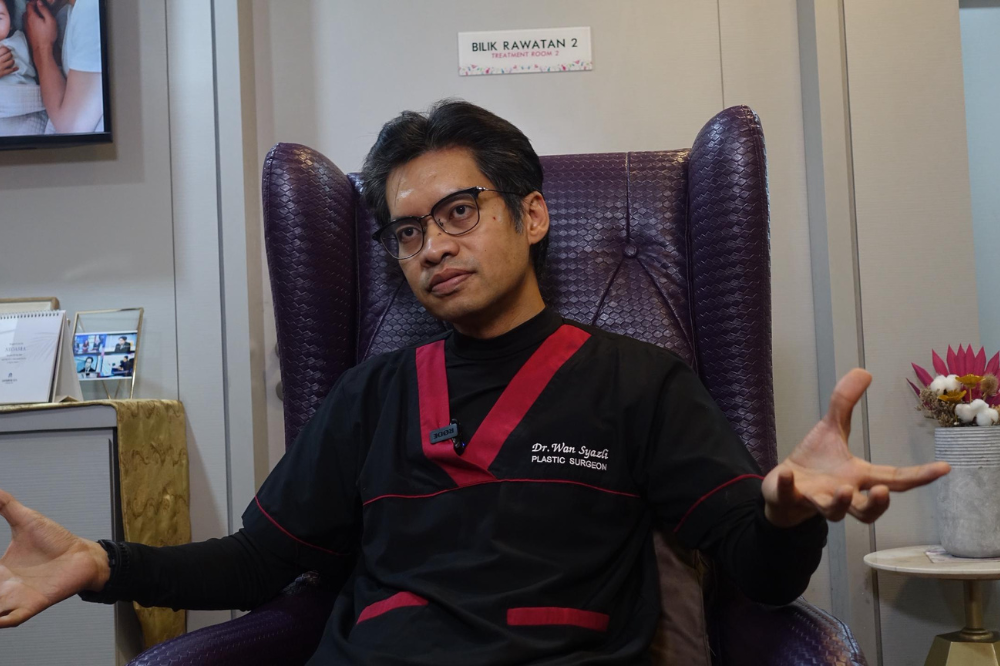 Avisena Consultant Plastic and Reconstructive Surgeon Dr Wan Syazli Rodzaian Wan Ahmad