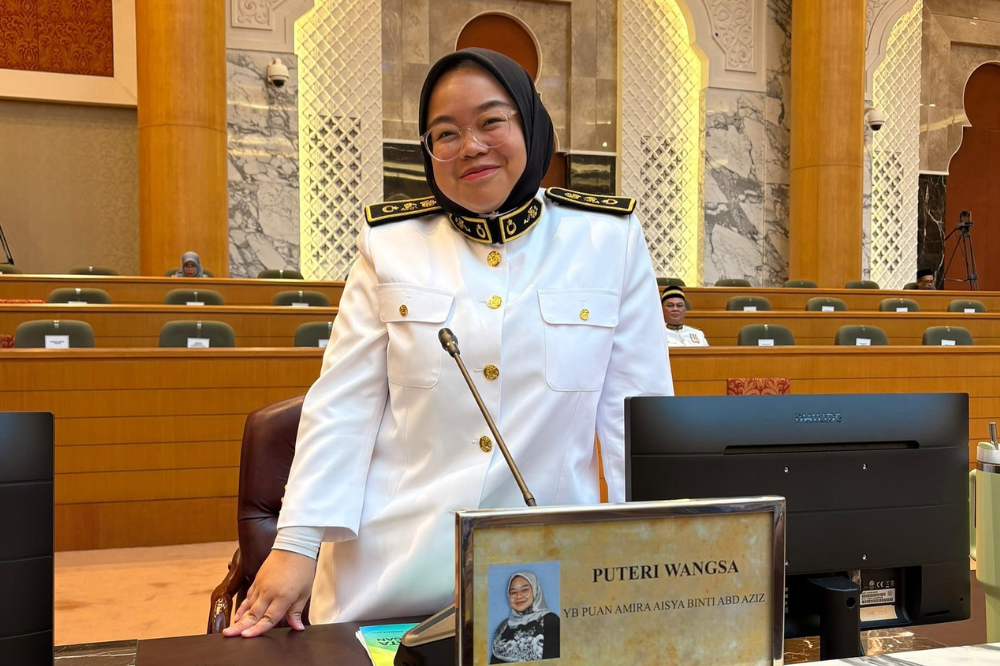 Amira Aisya in the Johor State Assembly. (Amira Aisyah's Facebook)