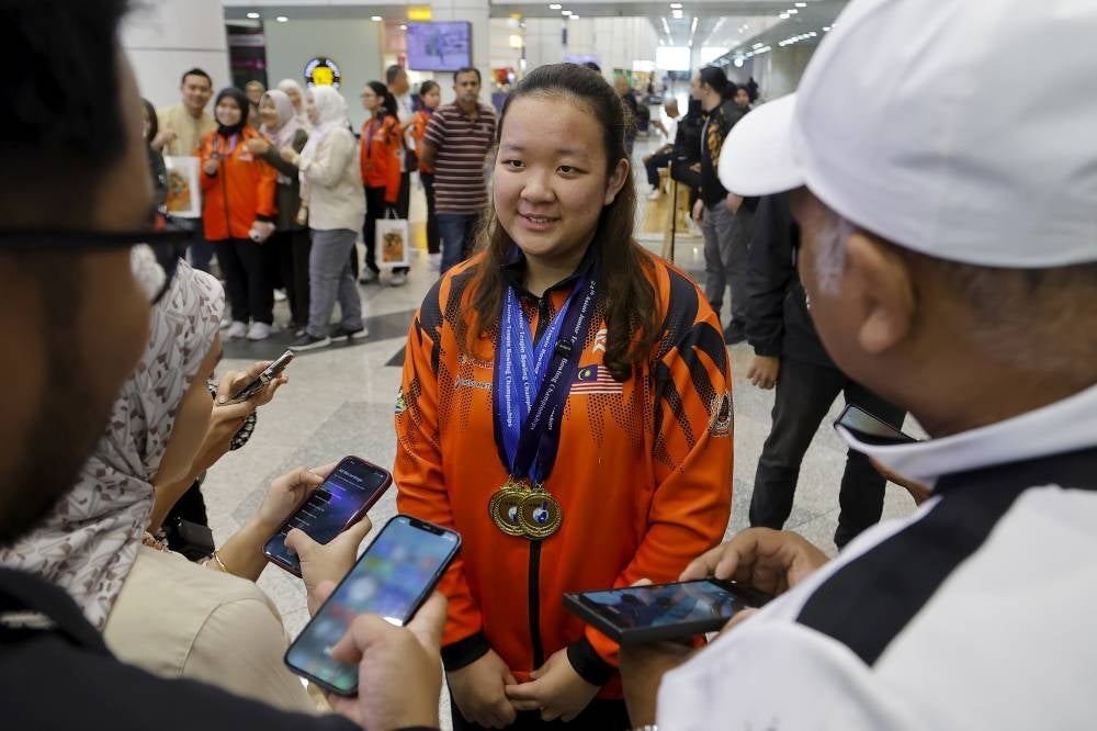 Young bowling sensation Qurratu’Ain Izdihar Mohd Pozi has faced multiple challenges - from adapting to intensive training and meeting podium targets set by her coaches to preparing for the 2025 Sijil Pelajaran Malaysia examinations. - Bernama photo
