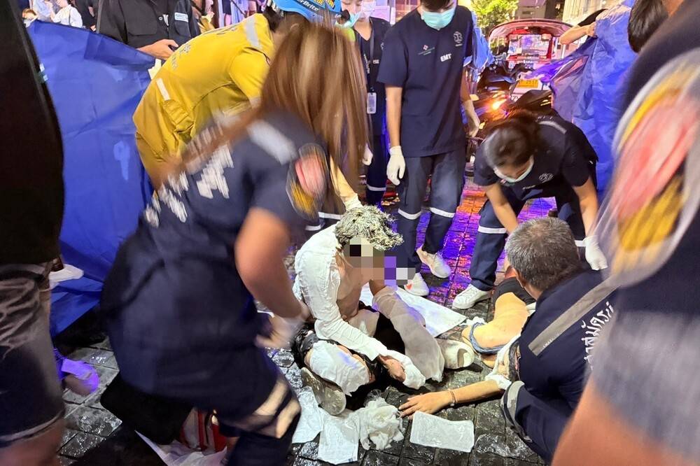 Two Malaysians were left with severe burns after a Thai man doused them with paint thinner and set them on fire outside a shopping mall. Photo: X