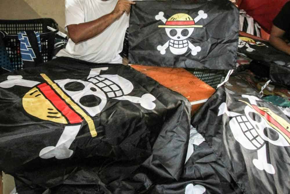 The One Piece flag is seeing rising demand in Indonesia despite stricter enforcement by the authorities. - Agency photo