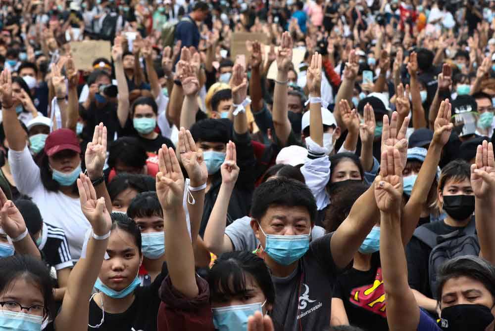The Hunger Games’ three-finger salute was once used to criticise Thailand’s monarchy. - Agency photo