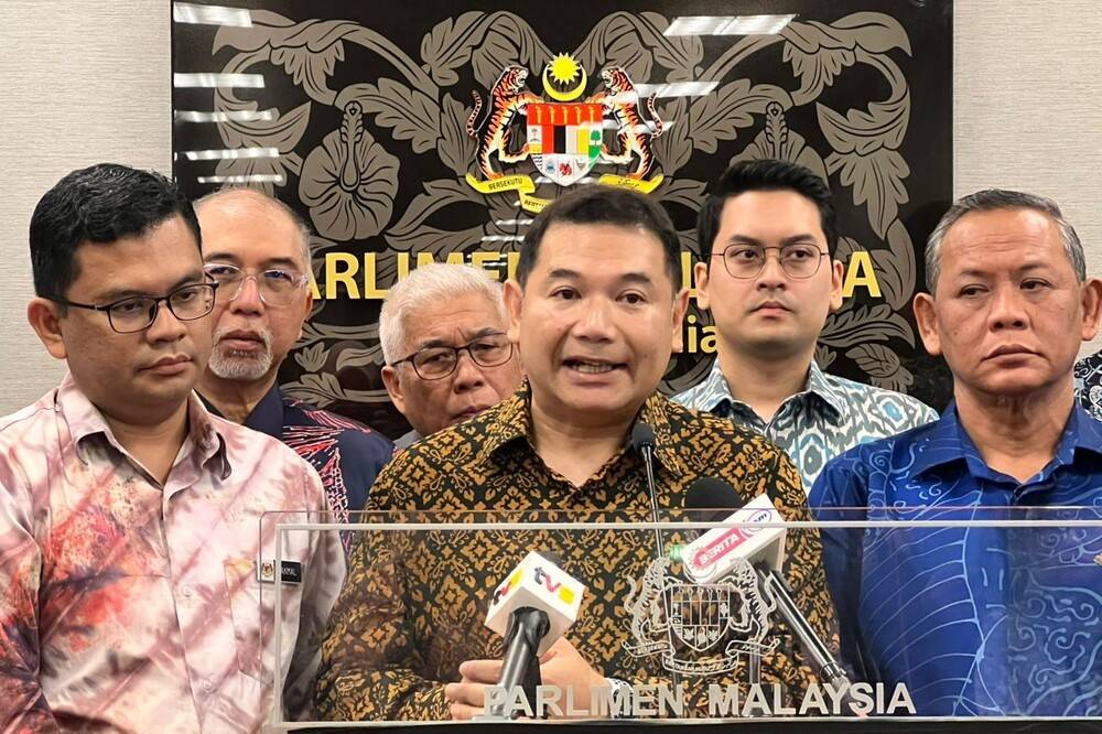 Former economy minister Datuk Seri Rafizi Ramli reveals that a threatening message was sent to his wife following the assault on their 12-year-old son on Aug 13.