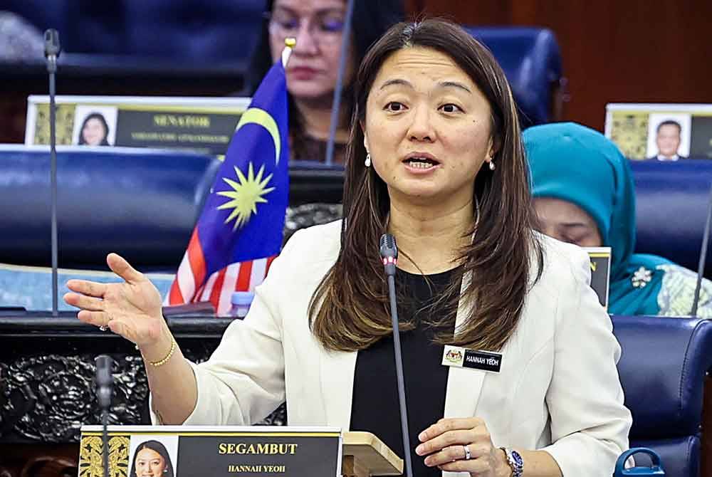 Youth and Sports Minister Hannah Yeoh stated that hosting the prestigious race requires an investment of approximately RM300 million annually to pay the hosting fees to F1's commercial rights holder, Liberty Media. - Photo by Bernama