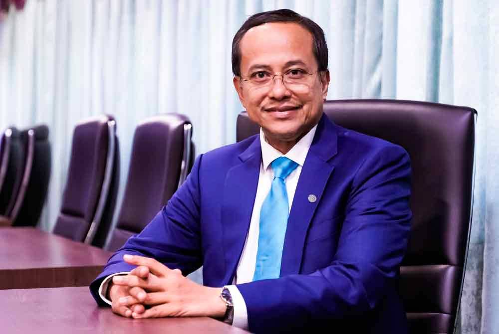 Pas vice-president Datuk Seri Dr Ahmad Samsuri Mokhtar has confirmed that he will defend his position in the upcoming party elections, following nominations from party divisions.- Photo: Facebook / Dr Ahmad Samsuri Mokhtar