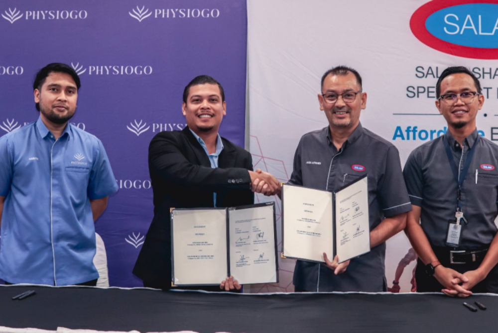 (from left to right) General Manager PhysioGo, Muhammad Harith Mohd Azman), Founder & CEO Physiogo Mohamad Arif Mohd Yusuf, CEO Salam Akim Affandi Ahmad, Marcom & IT Manager Ahmad Ramli Bin Maryakon.