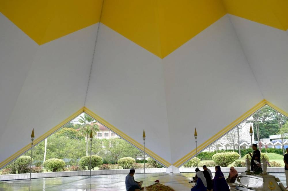 Masjid Negara's Makam Pahlawan: Photo: Bernama