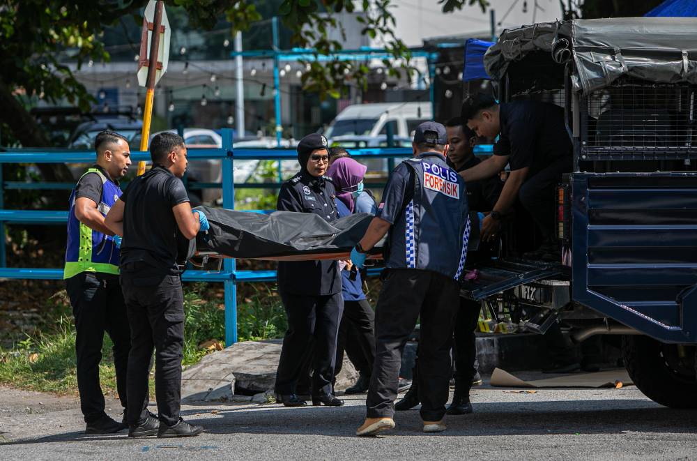 Police have arrested a suspect in connection with the murder of a man, whose body was found in an alley near Jalan Horley here yesterday. Photo by Bernama