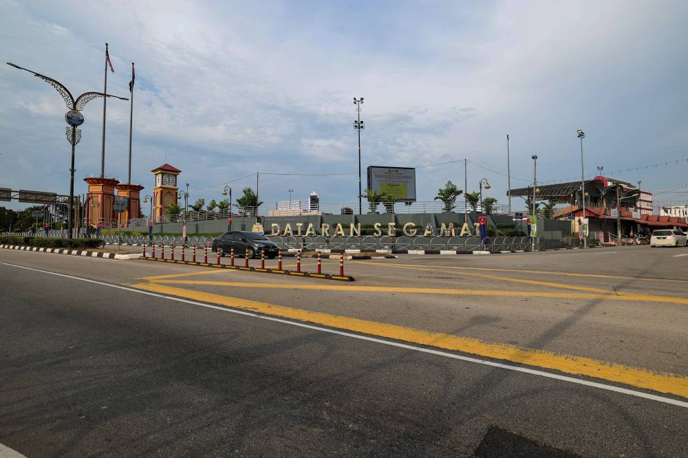 Segamat, a district in northern Johor located about 180 kilometres from Johor Bahru, has become the focus of attention following a series of minor earthquakes reported since Aug 24. The district, known as the main gateway into Johor from the northern part of Peninsular Malaysia, recorded five tremors within a week. Photo by Bernama