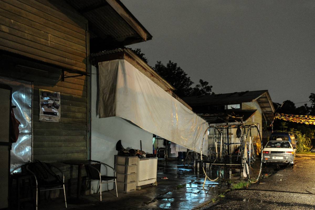 This picture shows an area where British child sex-abuser Richard Huckle roamed the streets taking pictures of children in this predomintly poor Indian community, according to witnesses, in Kuala Lumpur on June 3, 2016. - (Photo by MOHD RASFAN / AFP)