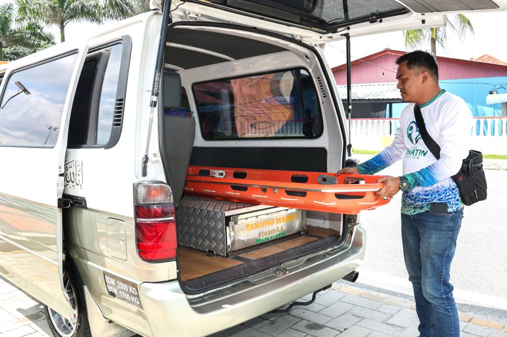 Activist Muhammad Syahrul Nizam Zainal, 34, has turned social work into a full-time career by “waqf-ing himself” for the welfare of society, upholding fardu kifayah as the highest form of patriotism. Photo by Bernama