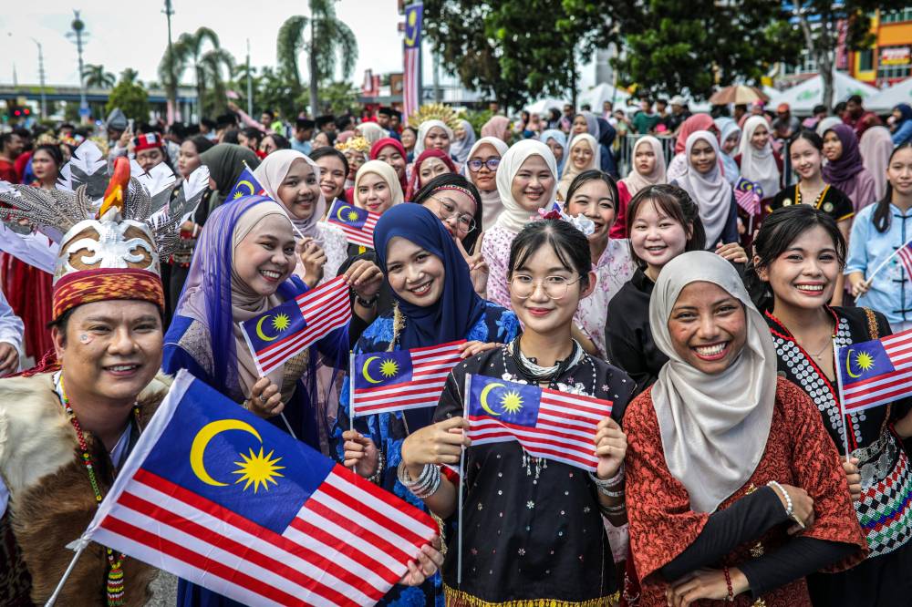 Members of the public attending the Perlis-level National Day 2025 celebration in Kangar Jaya on Aug 31, 2025. (BERNAMA PHOTO)
