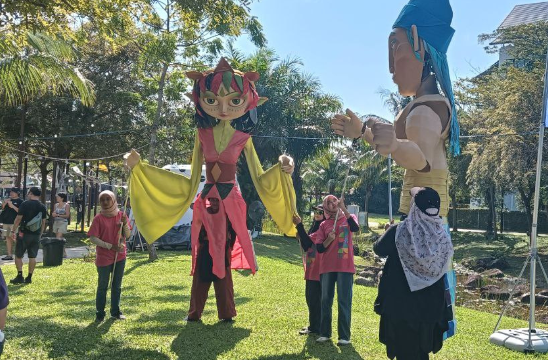 Some of the ongoing activities at the festival. Photo: Wan Azfarozza Wan Athmar