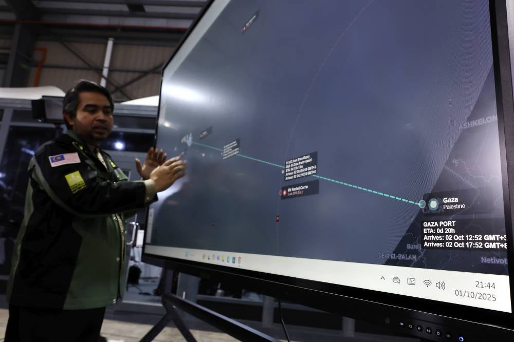 Malaysian Consultative Council of Islamic Organisations (MAPIM) Chief Executive Officer Datuk Dr Ahmad Sani Araby Al-Kahery speaks to the media regarding the Global Sumud Flotilla Mission at the Sumud Nusantara Command Centre (SNCC) today. Photo by Bernama