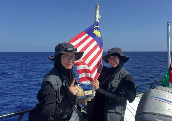 The father of singers Heliza and Hazwani, who were detained by Israeli forces during the Global Sumud Flotilla (GSF) humanitarian mission to Gaza this morning, said he had anticipated such an incident once his daughters decided to join the mission. Photo: Instagram/nurhelizahelmi