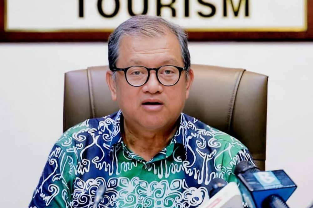 GRS Information Chief Datuk Joniston Bangkuai.