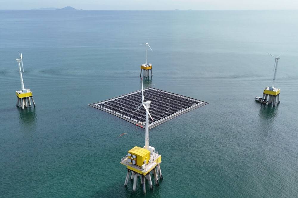 Cefore, one of the world’s first integrated offshore renewable energy models, combines wind, solar and wave power with storage and management systems to deliver reliable clean energy.