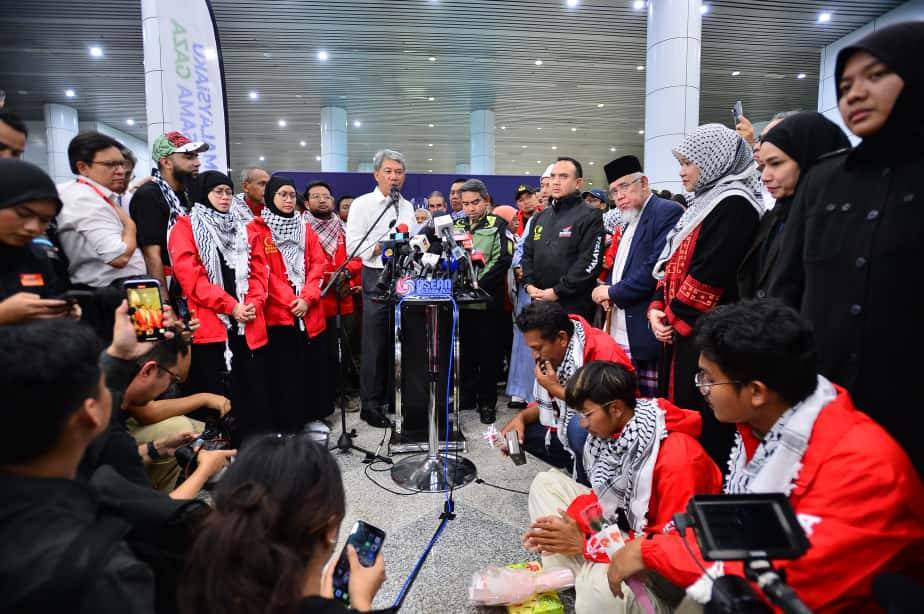 Foreign Minister Datuk Seri Mohamad Hasan during a press conference at KLIA upon the arrival of the Malaysian volunteers in the Global Sumud Flotilla mission. - Photo by ASRIL ASWANDI SHUKOR