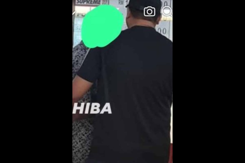 An elderly man, aged 75, was arrested by JAINJ enforcement officers while buying lottery numbers. – Photo: JAINJ Facebook