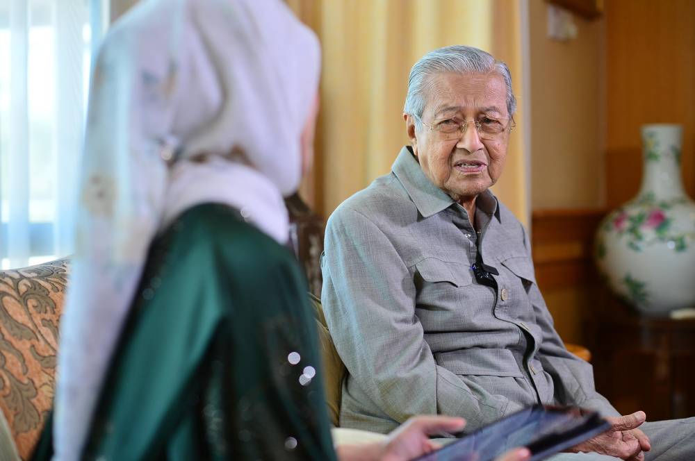 Former prime minister Tun Dr Mahathir Mohamad during Sinar Daily's Top News Podcast. - Photo by ASRIL ASWANDI SHUKOR
