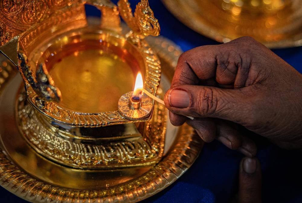 Letchumi Devi said shiny lamps also signify care towards tradition and culture, adding that there are various types of vilakku, including the Kamachi vilakku (often placed in prayer rooms) and Man vilakku (clay lamps). - Bernama photo