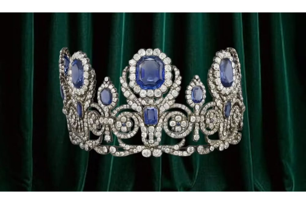 Queen Marie-Amélie's tiara. - Photo: Instagram / thecozymommyblog