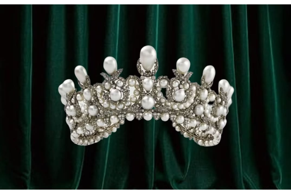 Empress Eugénie's tiara. - Photo: Instagram / thecozymommyblog
