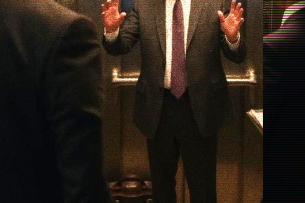 Once inside the lift, position yourself sensibly. - Photo via Pinterest, edited in Canva