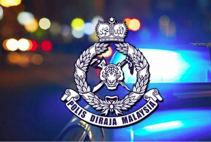 Police arrested a man last Sunday for allegedly circulating obscene photos of his 17-year-old ex-girlfriend via the WhatsApp application.