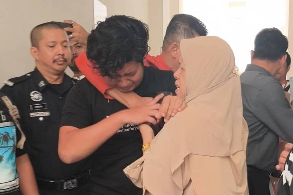 Tension erupted in the Sessions Court when the father of the late Zayn Rayyan, Zaim Ikhwan Zahari shouted after his wife was ordered to be sent to the Kajang Women’s Prison immediately to serve her sentence on Friday.