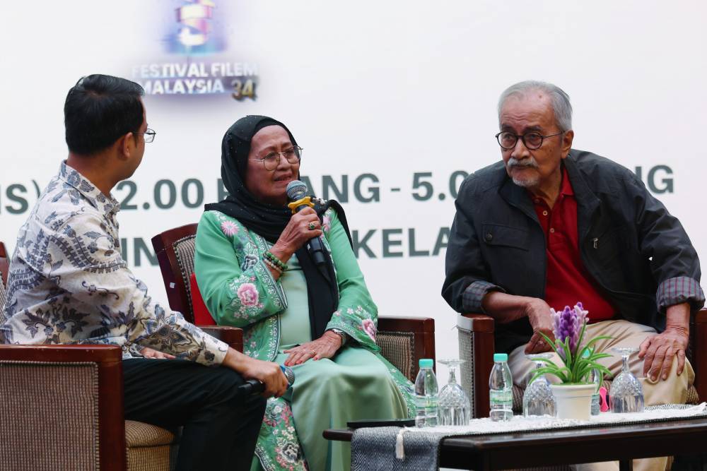 Veteran national film figure Datuk Rahim Razali attends the Veteran National Film Icons Appreciation Session under the programme Tribute: Appreciation to Veteran National Film Figures held in conjunction with the 34th Malaysian Film Festival (FFM34) recently. Photo by Bernama
