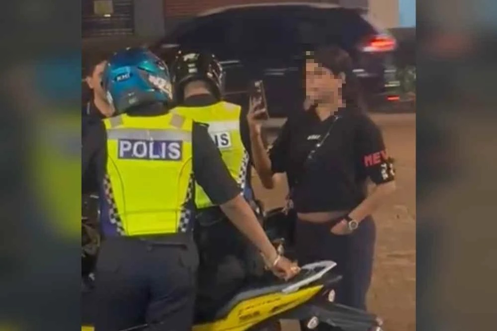 A viral video captured a commotion that broke out along Jalan Ipoh in Chow Kit on Tuesday.