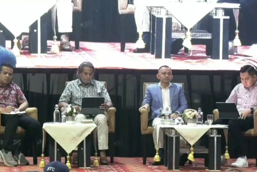 Khairy (second from left) during the Rimbun 1.0 programme.