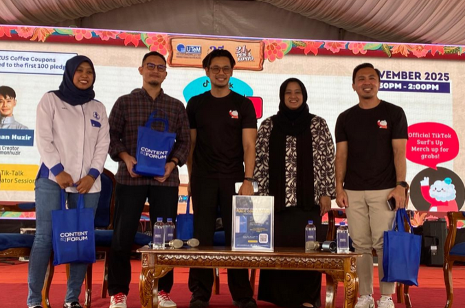 From left: Aiszzy Electronics founder and content creator Professional Technologist Aqilah Zainuddin, TikTok Malaysia Public Policy manager Aliff Zakaria, digital creator and humanitarian Hazeman Huzir, CMCF CEO Mediha Mahmood and UTeM academician Dr Muhammad Noorazlan Shah.