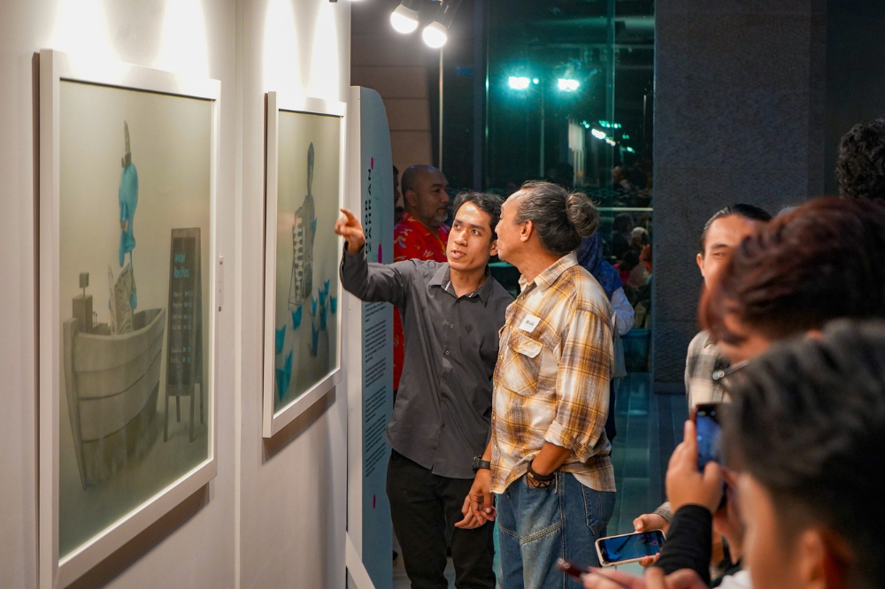 Throughout the programme, both residents were guided by celebrated senior artists Ramlan Abdullah and Ahmad Fuad Osman, who offered mentorship, insight and artistic support.