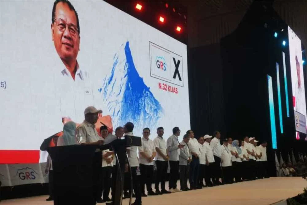 Hajiji announcing the GRS candidates who will contest in the 17th State Election (PRN17) at SICC, Kota Kinabalu.