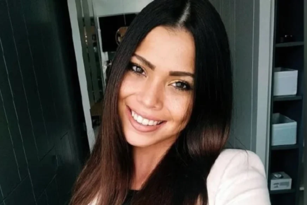 Ivana Esther Robert Smit.