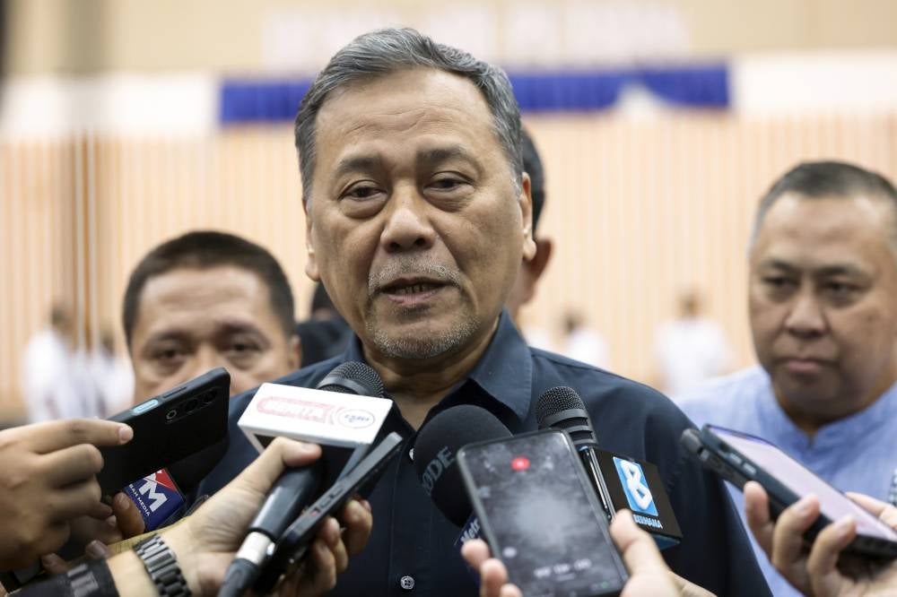 EC chairman Ramlan Harun while speaking to reporters after inspecting preparations at Dewan Sri Tanjung, Putatan, which will serve as the nomination centre for the Tanjung Keramat, Tanjung Aru and Petagas constituencies in the 17th Sabah State Election. Photo by Bernama