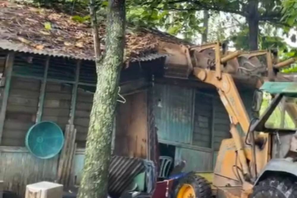 The Selangor government guarantees that no resident in Kampung Papan will be left without shelter, as temporary accommodation under the Smart Rental Scheme is being provided at an affordable rate for those in need.