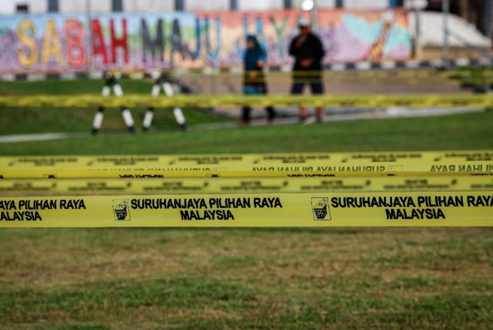 EC security tapes installed for political party supporters to launch the nomination day process for PRN17 at Dewan Seri Sulaman. Photo by Bernama.