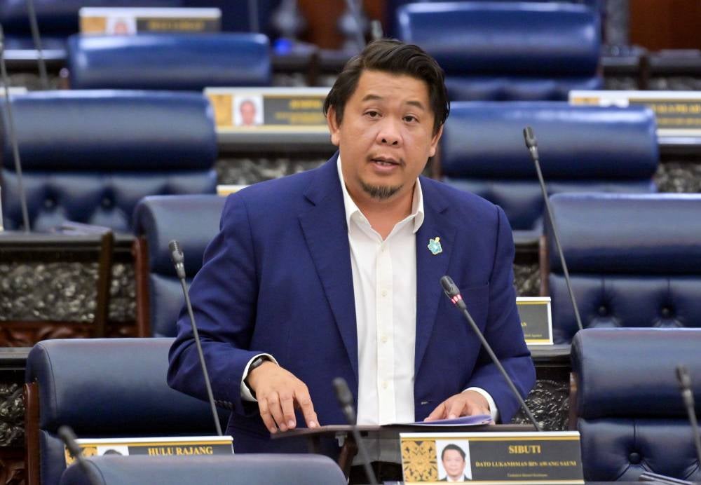 Deputy Health Minister Datuk Lukanisman Awang Sauni, answering questions during the Third Meeting, Fourth Term of the 15th Parliament of the Dewan Rakyat at the Parliament Building today. Photo by Bernama