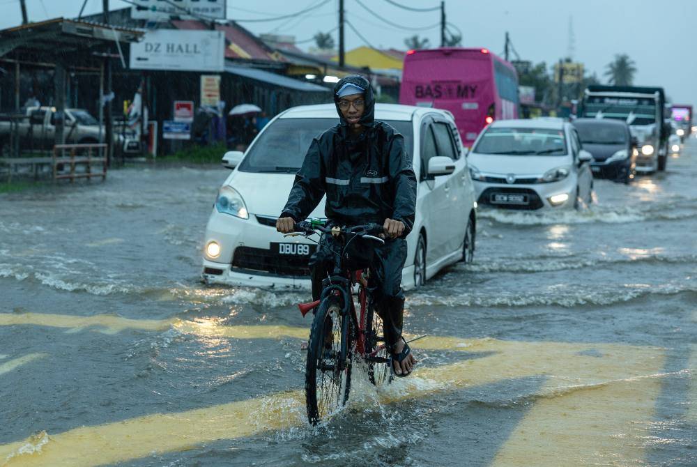 The tropical depression poses no significant impact on Malaysia, with its closest point lying roughly 1,211 kilometres from Semporna, Sabah. - Bernama photo