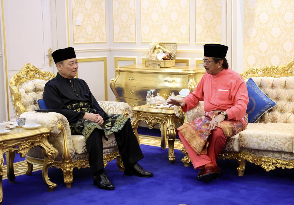 Gabungan Rakyat Sabah chairman Datuk Seri Hajiji Noor is likely to be sworn in at Istana Kinabalu as Sabah Chief Minister for a second term at 1am on Sunday (Nov 30) by Governor Tun Musa Aman, sources say. Bernama FILE PIX