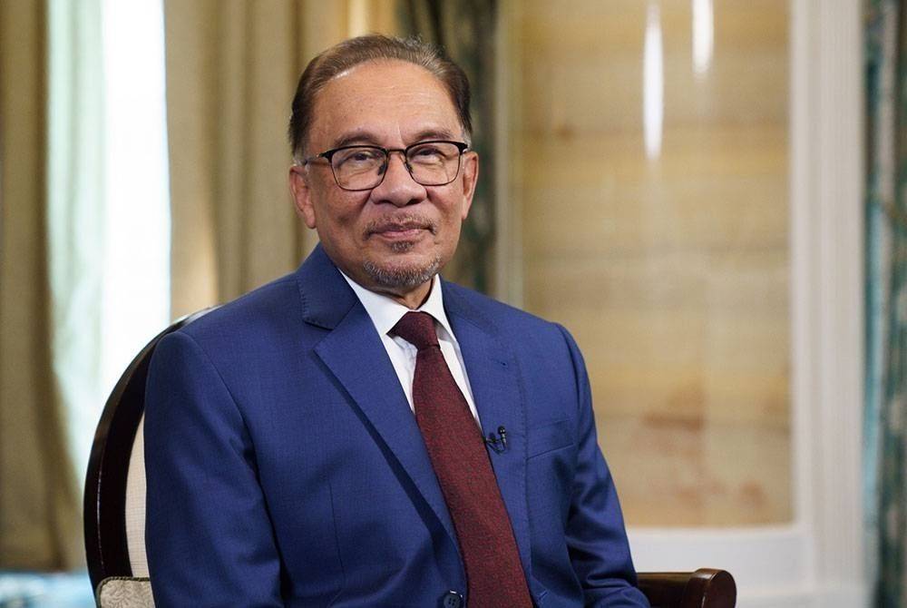 Anwar has already discounted a possible Cabinet reshuffle, sa­ying he would only fill up the four ministerial vacancies. - Bernama file photo