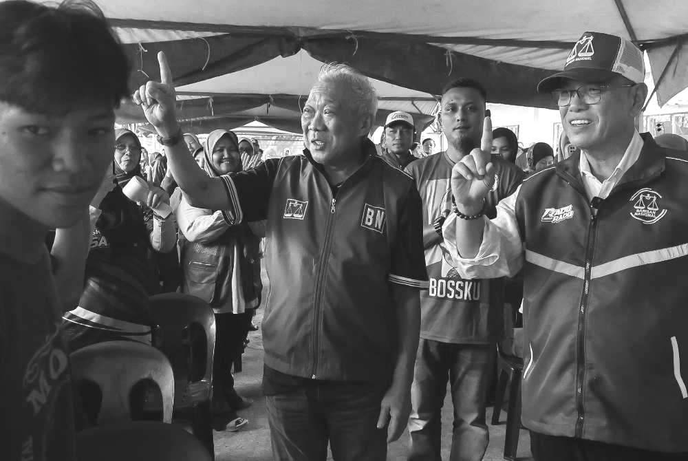 Kinabatangan Member of Parliament Datuk Seri Bung Moktar Radin passed away at a private hospital at 1.46am today. He was 66. - BERNAMA FILE PIX