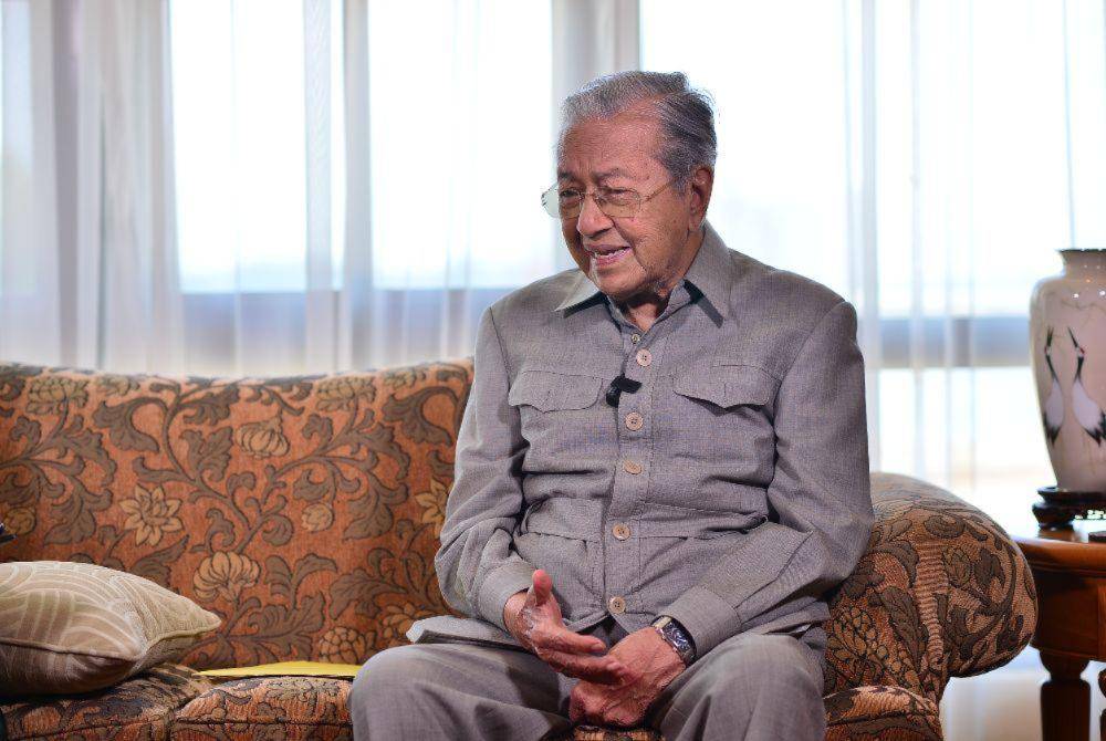 Former prime minister Tun Dr Mahathir Mohamad said everyone has used a knife and highlighted its dual nature.