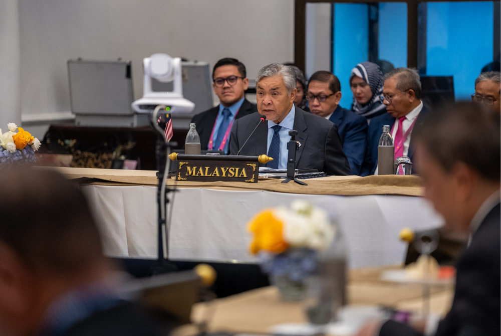 Deputy Prime Minister Ahmad Zahid Hamidi presented the country’s achievements and regional proposals at the 14th ASEAN Ministers Meeting on Rural Development and Poverty Eradication (AMRDPE) in Bangkok.