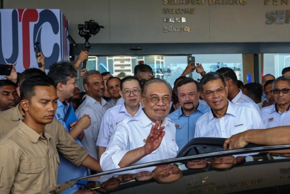 Lim also recommended that the 40 per cent revenue demand from Sabah must be resolved promptly and that the rights of Sarawak must continue to be safeguarded, noting that the Sabah revenue claim issue was a major factor in the recent state election. - Bernama file photo