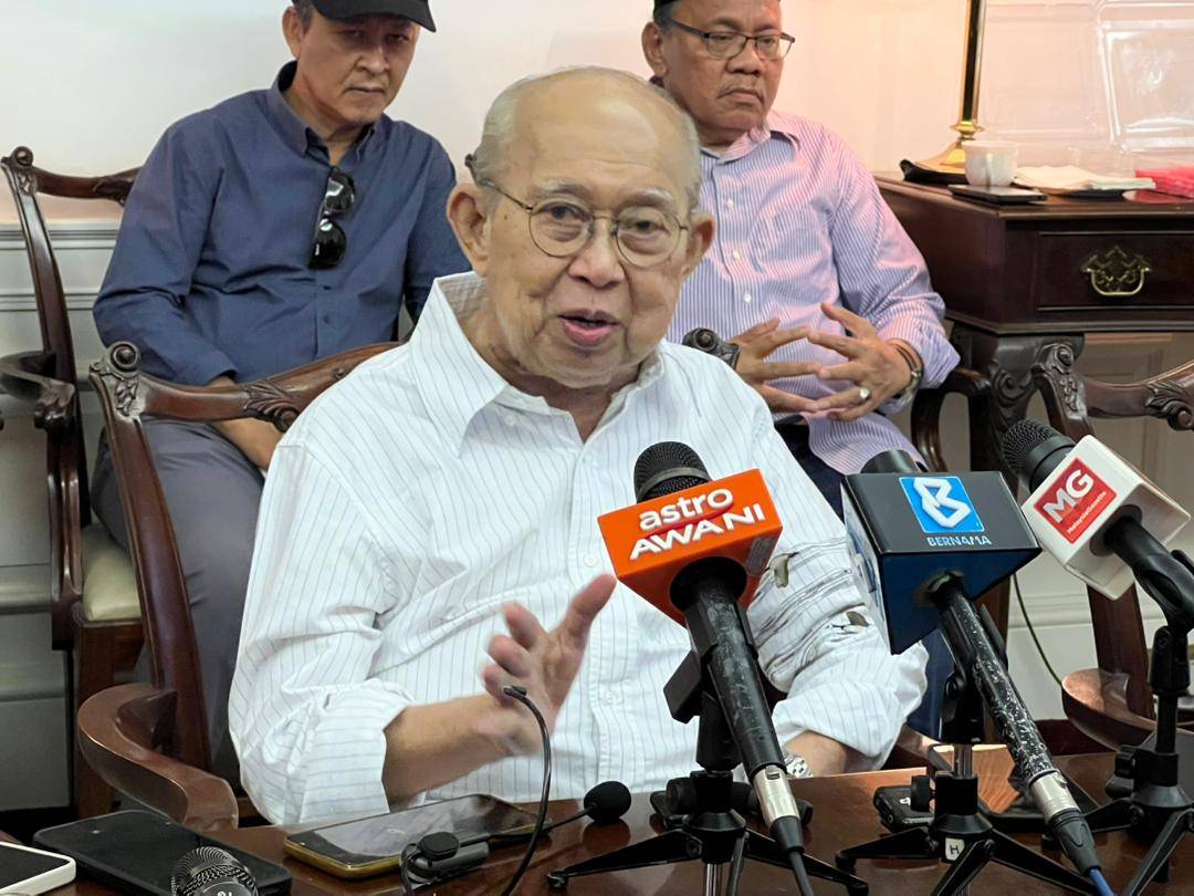 Umno veteran Tengku Razaleigh Hamzah during a press conference today.